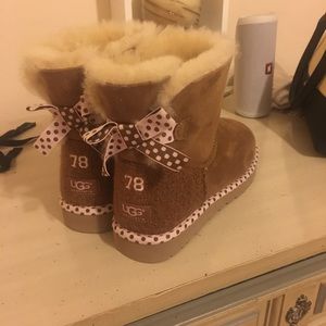 Never Worn Chestnut ugg boots with pink bow